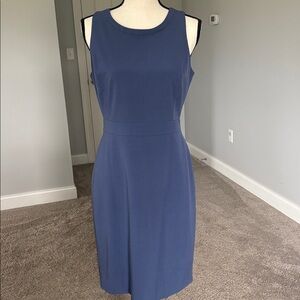 Elegant Blue Sleeveless Sheath Dress